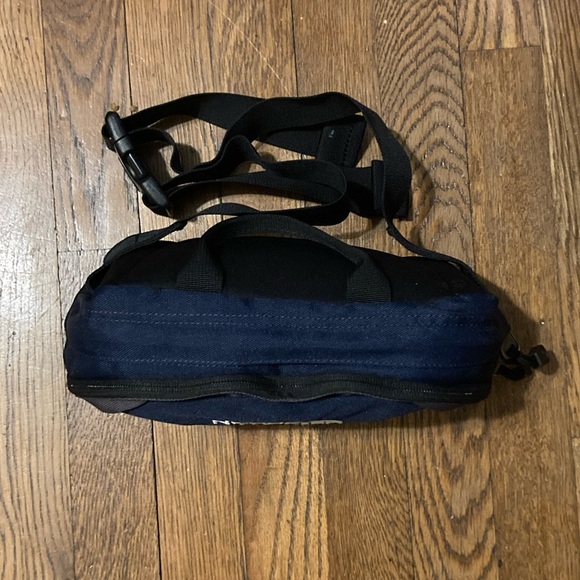 Bud Light x The North Face ROO bag - Picture 4 of 6